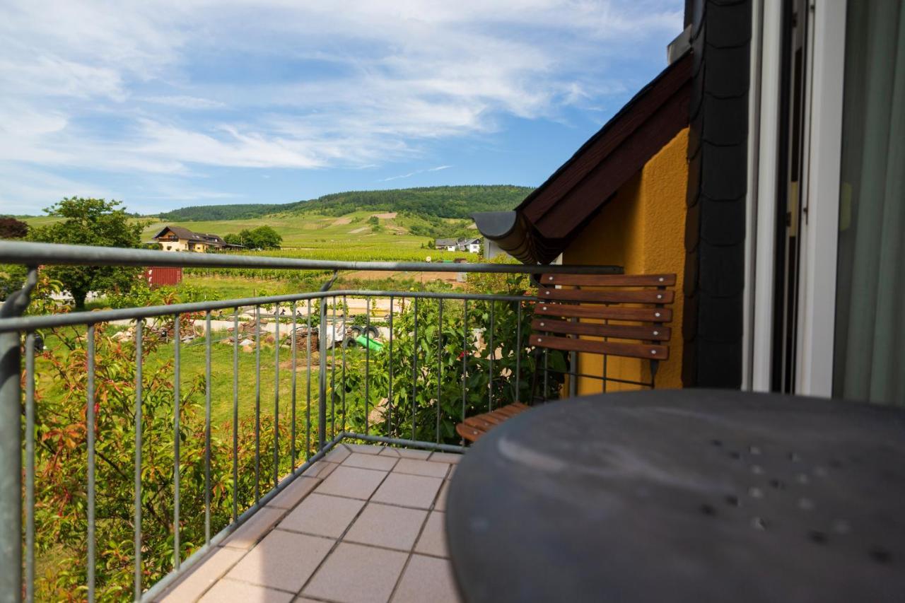 Bio-Weingut Staffelter Hof Guest House Krov Luaran gambar