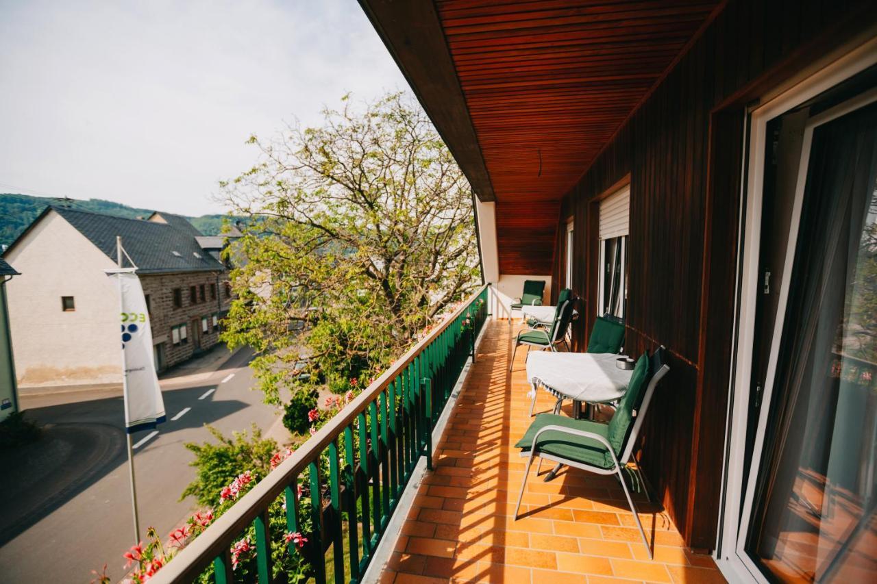 Bio-Weingut Staffelter Hof Guest House Krov Luaran gambar