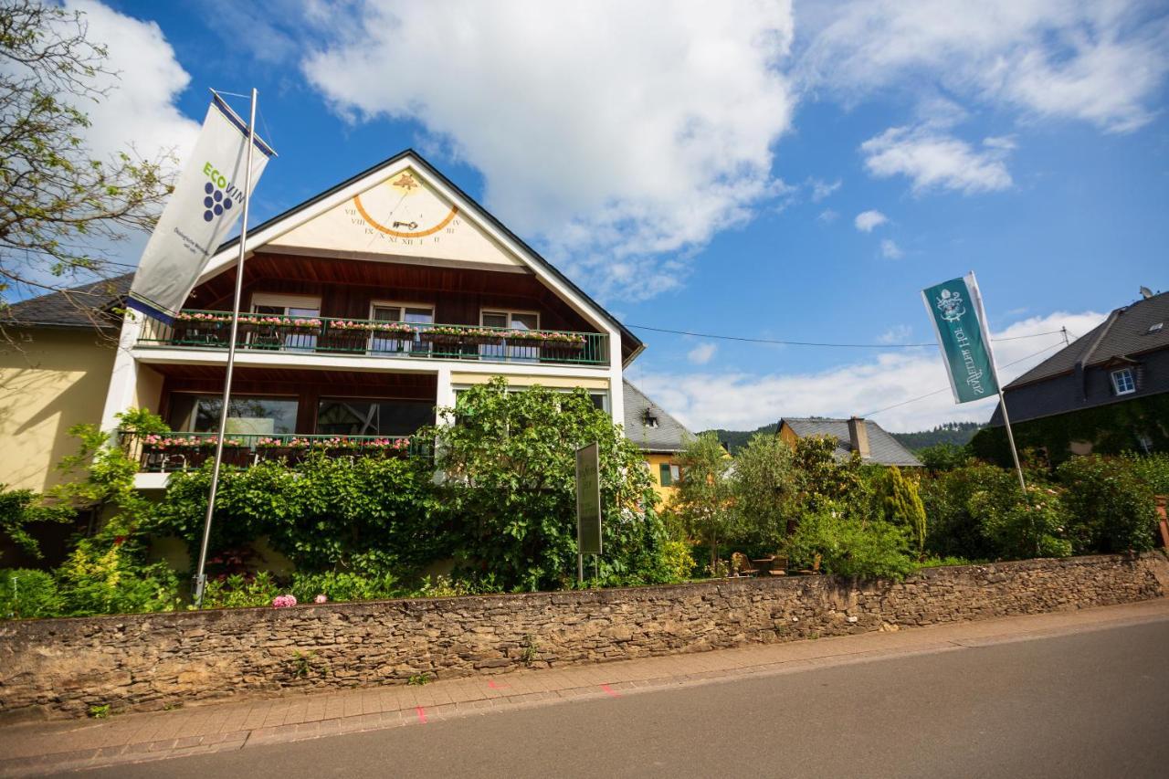 Bio-Weingut Staffelter Hof Guest House Krov Luaran gambar
